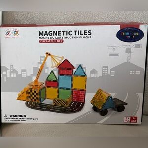 Magnetic Tiles Road Set with Extendable Magnet Crane. 44pcs